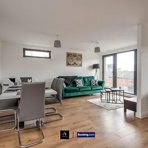 2 Bed Modern Cozy By Boyeilles Short Lets & Serviced With Free Wifi United Kingdom